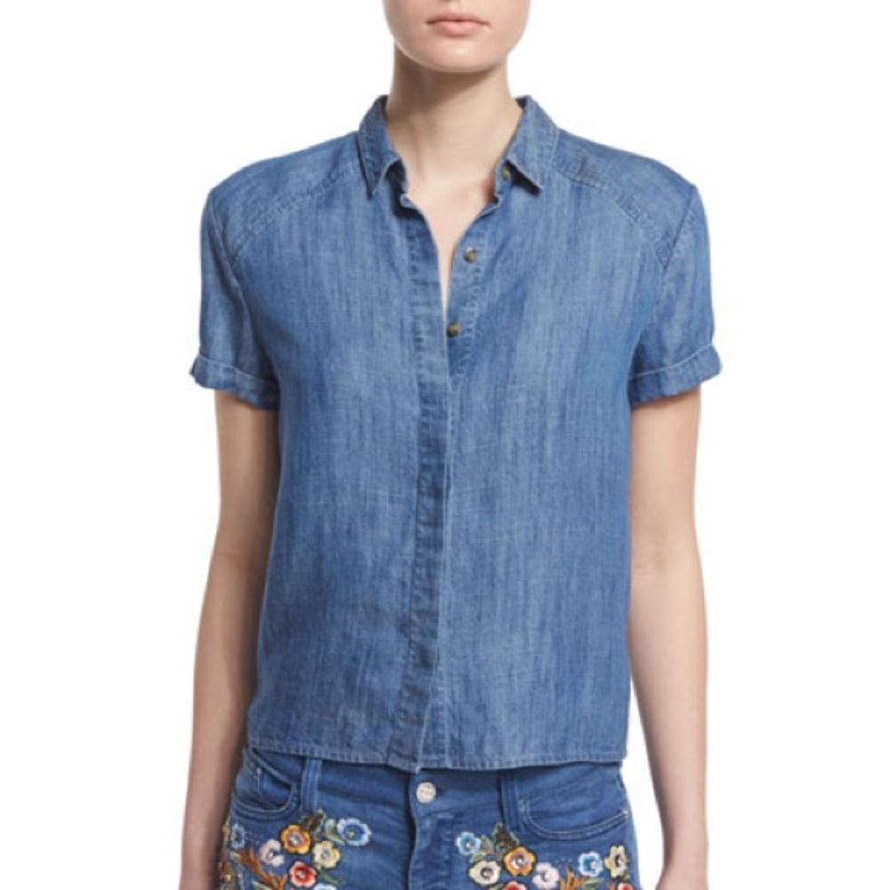 Alice + Olivia Koi Short-Sleeve Blue Chambray Top